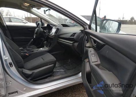 2020 Subaru Impreza 5-Door z USA, uszkodzony, nr VIN 4S3GTAB63L3727844